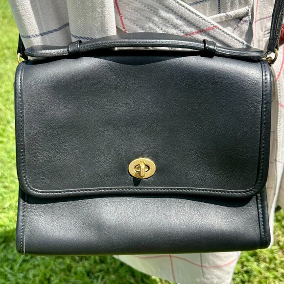 Coach Vintage 1998 Court Bag Black Gold HUNGARY 9870 Hang Tag Crossbody Strap - Picture 2 of 15